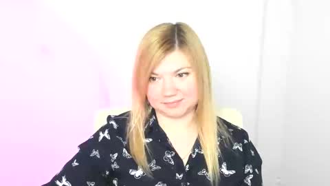 Snapshot of molly_moree chatting on March 12, 4:24 pm Molly online show from March 12, 4:24 pm