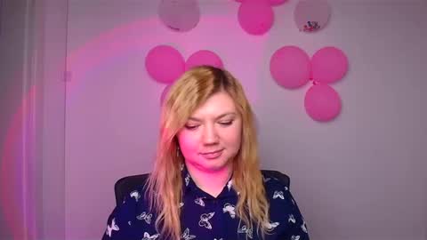 Snapshot of molly_moree chatting on February 26, 12:38 pm Molly online show from February 26, 12:38 pm