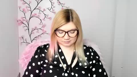 Molly online show from January 18, 12:47 pm