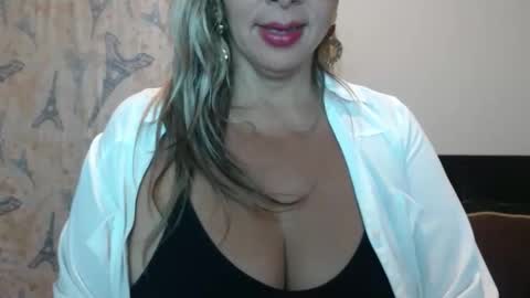 Molly Bunny online show from November 7, 12:36 am