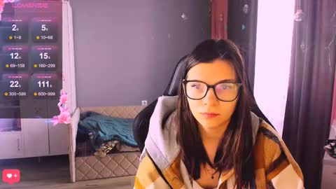  KIRA  online show from January 15, 6:55 am