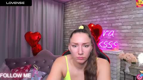 Snapshot of mollynay chatting on February 19, 3:28 am hi im Molly heregreat boobs big heart warm pussy online show from February 19, 3:28 am