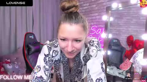 Snapshot of mollynay chatting on March 1, 1:00 am hi im Molly heregreat boobs big heart warm pussy online show from March 1, 1:00 am