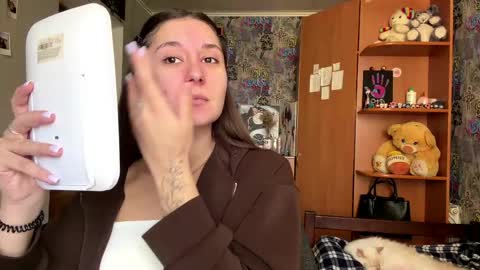 Molly online show from June 5, 11:15 am