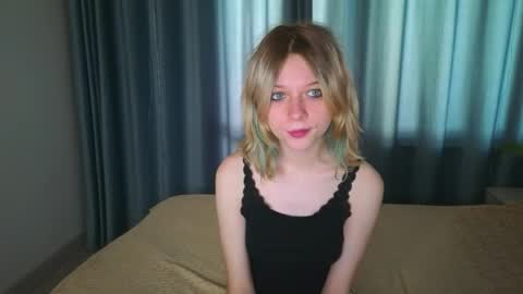 mollysally online show from April 20, 4:04 am