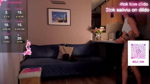 Molly online show from March 4, 10:35 am