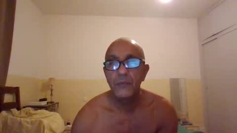 moment71200 online show from November 7, 7:16 pm