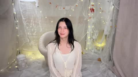 moment_with_mee online show from November 9, 9:28 pm