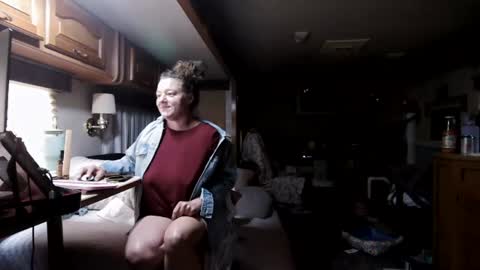 Mommys Edge Camp online show from August 2, 11:39 pm
