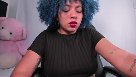 Momo  online show from April 19, 3:29 am