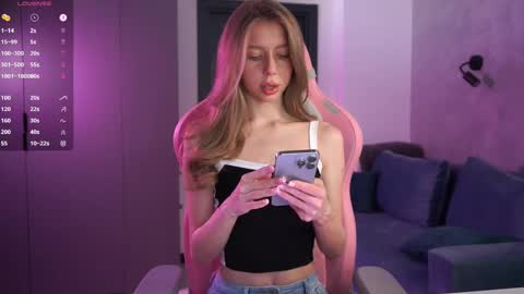 Snapshot of mon_amii chatting on March 9, 2:32 pm mon_amii online show from March 9, 2:32 pm