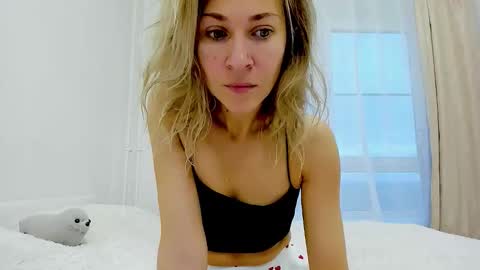 Mona online show from October 29, 4:36 am