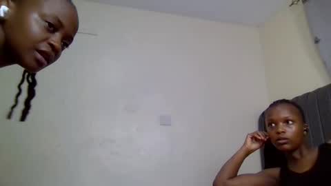 Snapshot of mona_luv1 chatting on September 15, 2:57 am Mona online show from September 15, 2:57 am