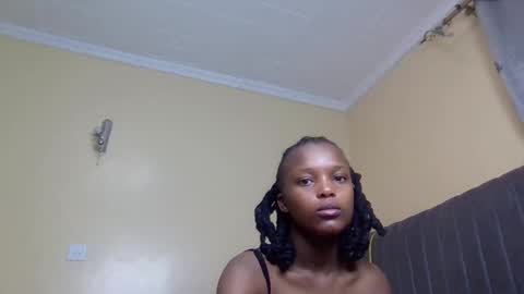 Snapshot of mona_luv1 chatting on October 9, 12:49 am Mona online show from October 9, 12:49 am