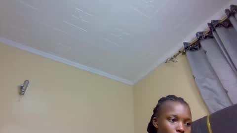 Snapshot of mona_luv1 chatting on October 12, 7:12 am Mona online show from October 12, 7:12 am