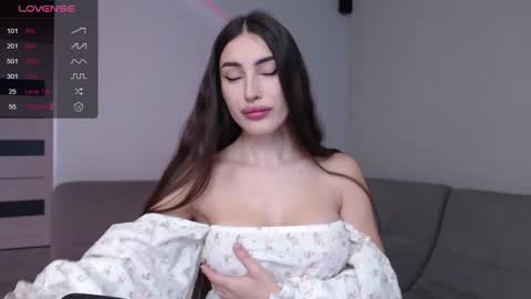 Snapshot of mona_saxxx chatting on December 26, 5:15 am Hey Guys im Mona. PVT is Open Please Make me CUM online show from December 26, 5:15 am