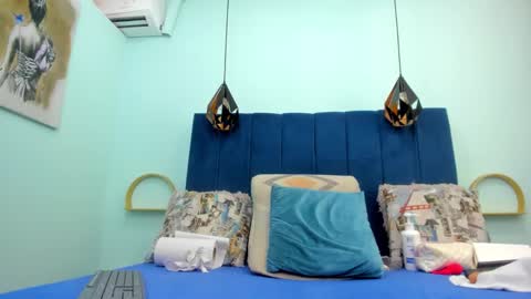 paola online show from February 12, 4:32 pm