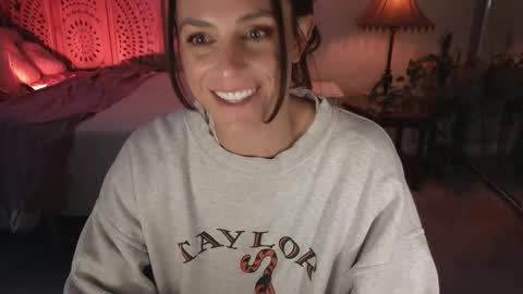 Mona online show from October 21, 4:32 pm