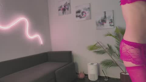 Monica online show from May 8, 11:05 am