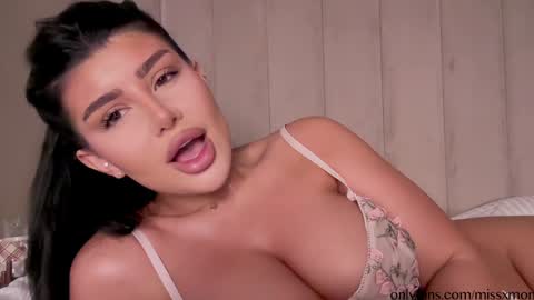 Alessia online show from November 7, 1:52 am