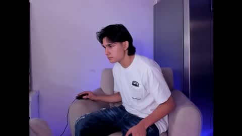 monky_0002 online show from February 28, 2:10 pm