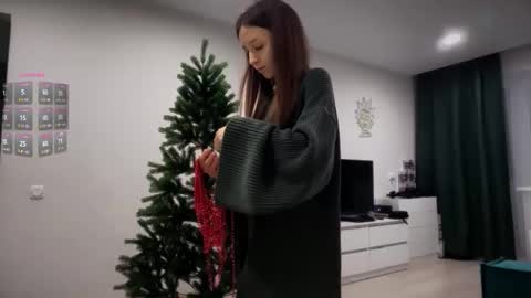 Mary online show from December 19, 11:27 am