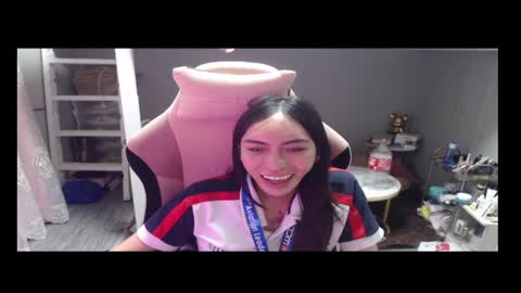 ELYSE A SIMPLE GIRL online show from February 7, 11:24 am