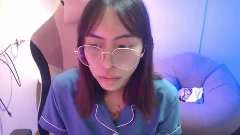 ELYSE A SIMPLE GIRL online show from February 8, 3:53 pm