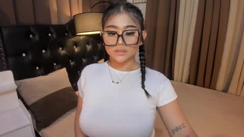 Snapshot of monstrouscockdivaontop chatting on January 23, 11:05 pm Ruthie online show from January 23, 11:05 pm