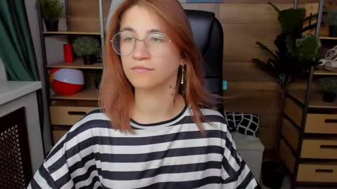 Snapshot of moon13152 chatting on September 24, 4:03 pm Katrin online show from September 24, 4:03 pm
