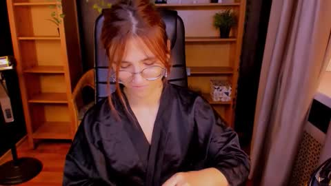 Snapshot of moon13152 chatting on September 28, 7:12 pm Katrin online show from September 28, 7:12 pm