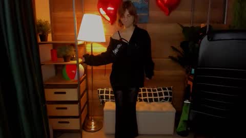 Snapshot of moon13152 chatting on October 16, 11:25 pm Katrin online show from October 16, 11:25 pm