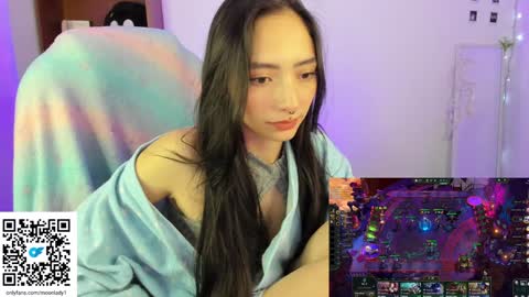 Snapshot of moonlady_ chatting on January 19, 8:50 am MOON  online show from January 19, 8:50 am