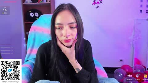 Snapshot of moonlady_ chatting on February 4, 3:11 am MOON  online show from February 4, 3:11 am