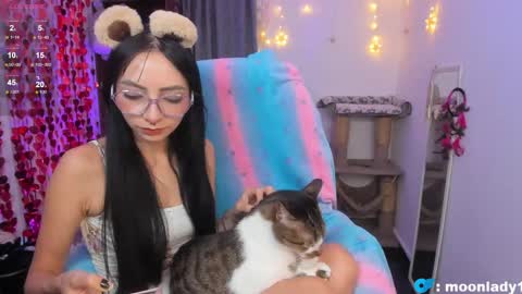 MOON  online show from April 19, 11:18 pm