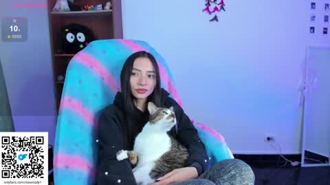 Snapshot of moonlady_ chatting on January 28, 5:00 am MOON  online show from January 28, 5:00 am