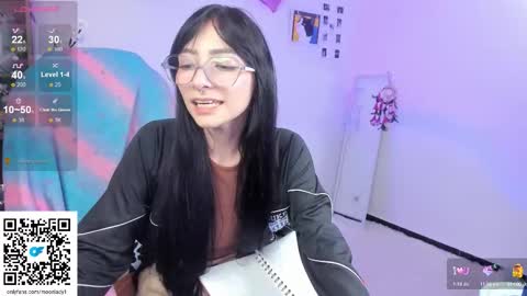 Snapshot of moonlady_ chatting on September 19, 4:05 am MOON  online show from September 19, 4:05 am