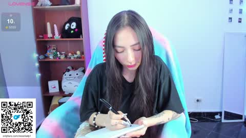 Snapshot of moonlady_ chatting on December 26, 10:52 pm MOON  online show from December 26, 10:52 pm