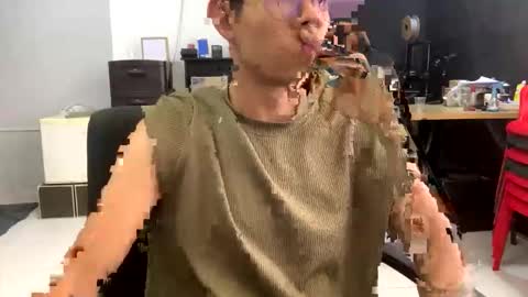 Andrew  online show from May 15, 4:58 pm