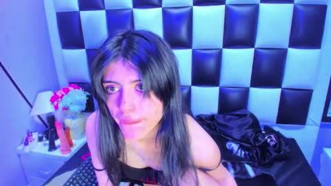 morganasmit_ online show from April 14, 3:04 pm