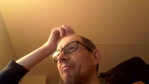 Snapshot of moviem1978 chatting on December 3, 8:01 pm Frederik online show from December 3, 8:01 pm