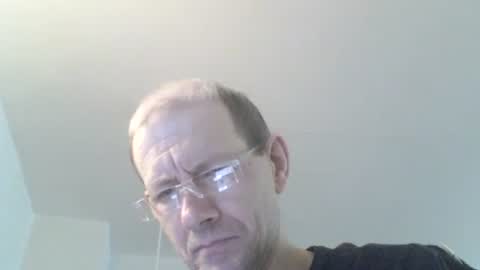 Snapshot of moviem1978 chatting on February 17, 8:19 am Frederik online show from February 17, 8:19 am