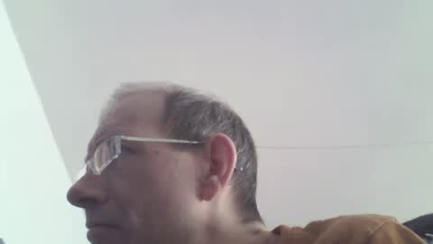 Snapshot of moviem1978 chatting on February 28, 11:14 am Frederik online show from February 28, 11:14 am