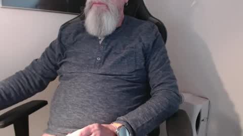 mr_boombastic2021 online show from January 16, 10:57 am