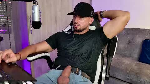 Snapshot of mr_david_cox chatting on February 22, 4:07 am David online show from February 22, 4:07 am