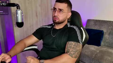 Snapshot of mr_david_cox chatting on February 28, 1:26 am David online show from February 28, 1:26 am