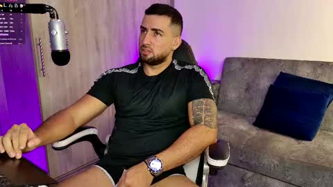 Snapshot of mr_david_cox chatting on February 13, 1:37 pm David online show from February 13, 1:37 pm