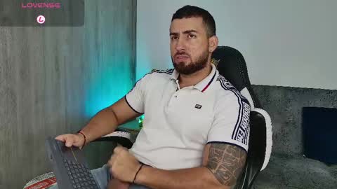 Snapshot of mr_david_cox chatting on February 9, 2:07 pm David online show from February 9, 2:07 pm