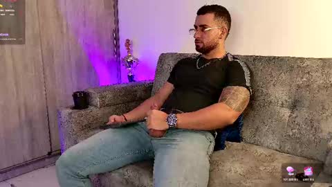 Snapshot of mr_david_cox chatting on February 27, 12:01 pm David online show from February 27, 12:01 pm