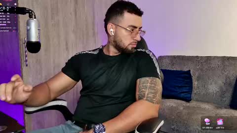 Snapshot of mr_david_cox chatting on March 3, 12:39 pm David online show from March 3, 12:39 pm